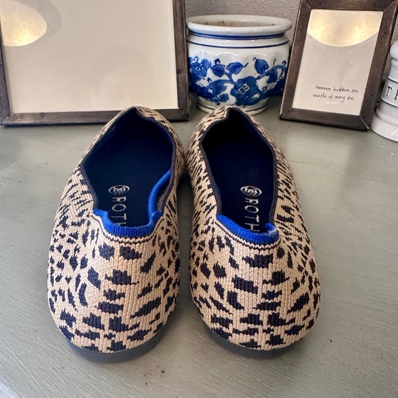 Leopard pointed toe classic retired Rothy’s - Picture 3 of 5